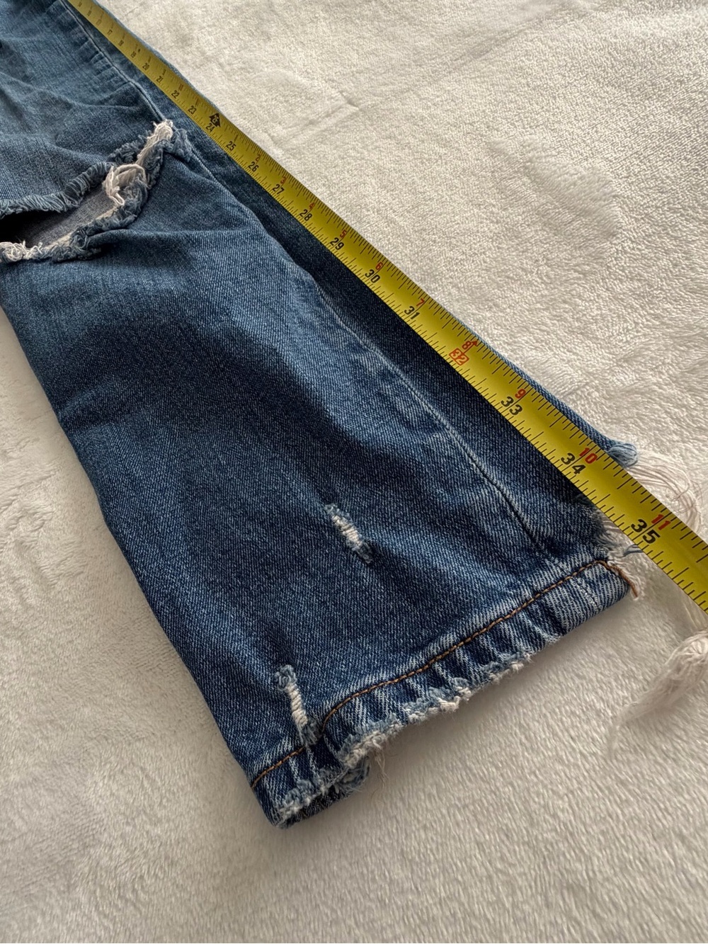 Abercrombie Fitch The Mom High Rise Jeans Womens 26 2R Blue Denim Distressed - Picture 5 of 6
